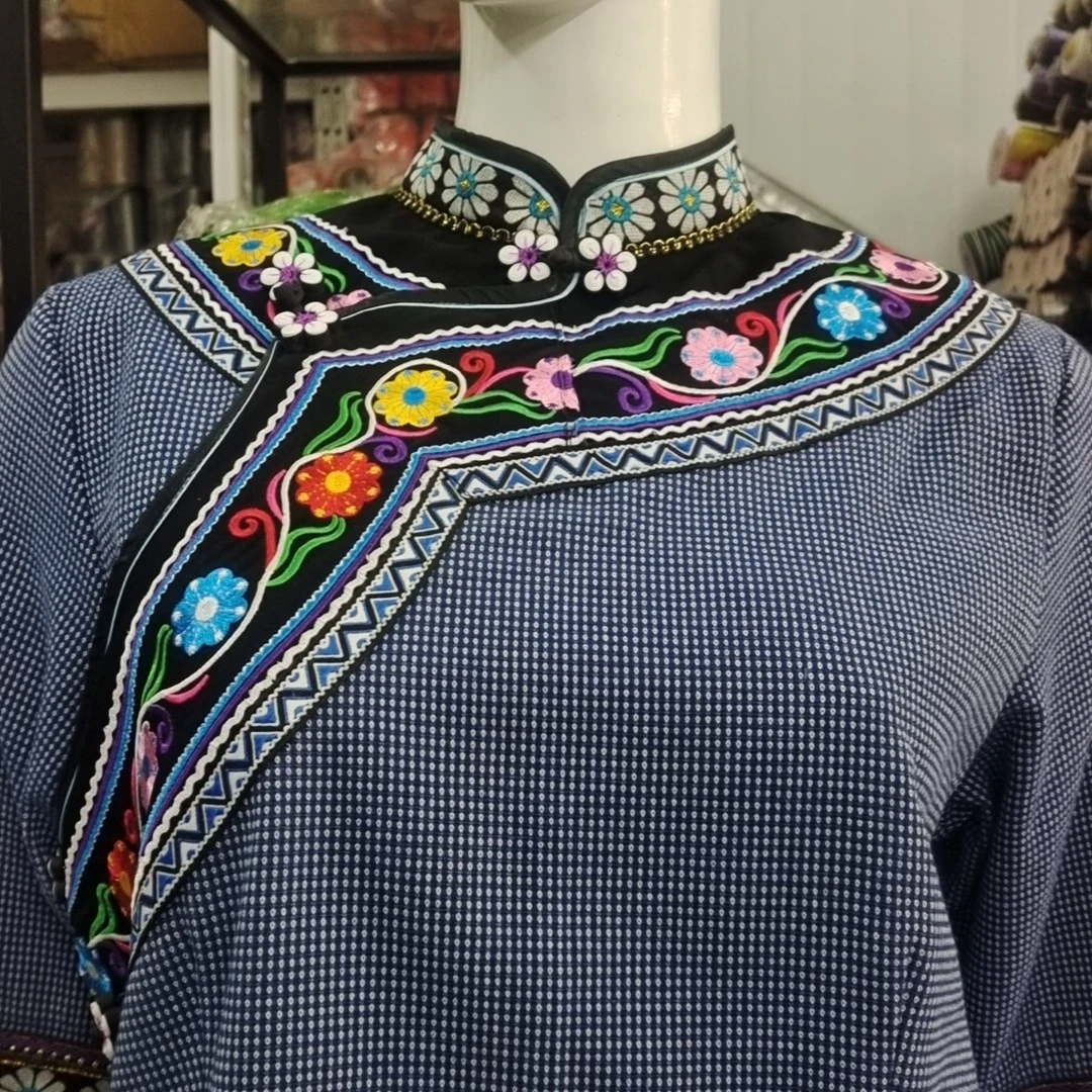 523上衣民族服饰新款布依族壮族110-125斤可穿可以定制