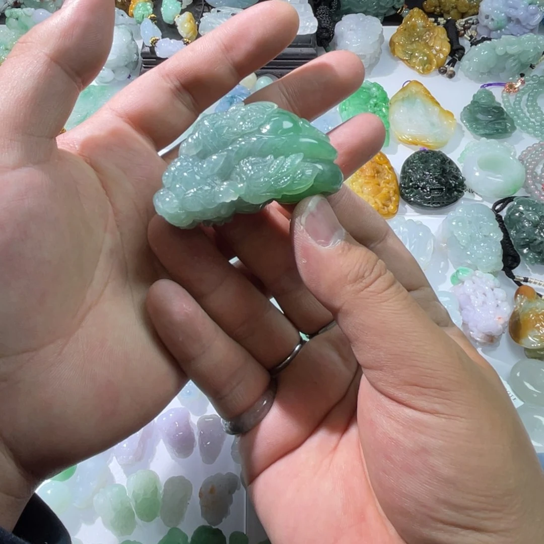 翡翠颈饰未镶嵌天然