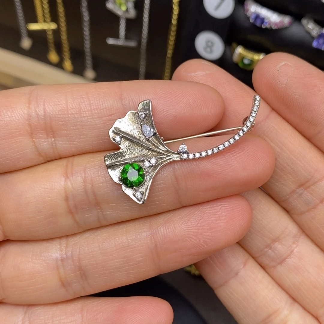 银S925镶嵌透辉石胸针
