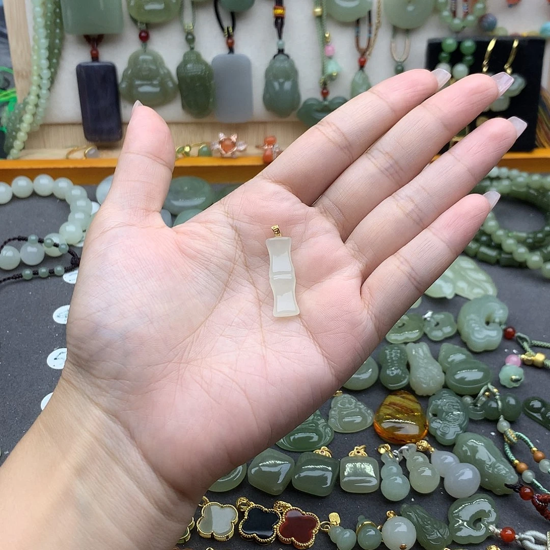 和田玉18K金镶嵌吊坠(不含链)
