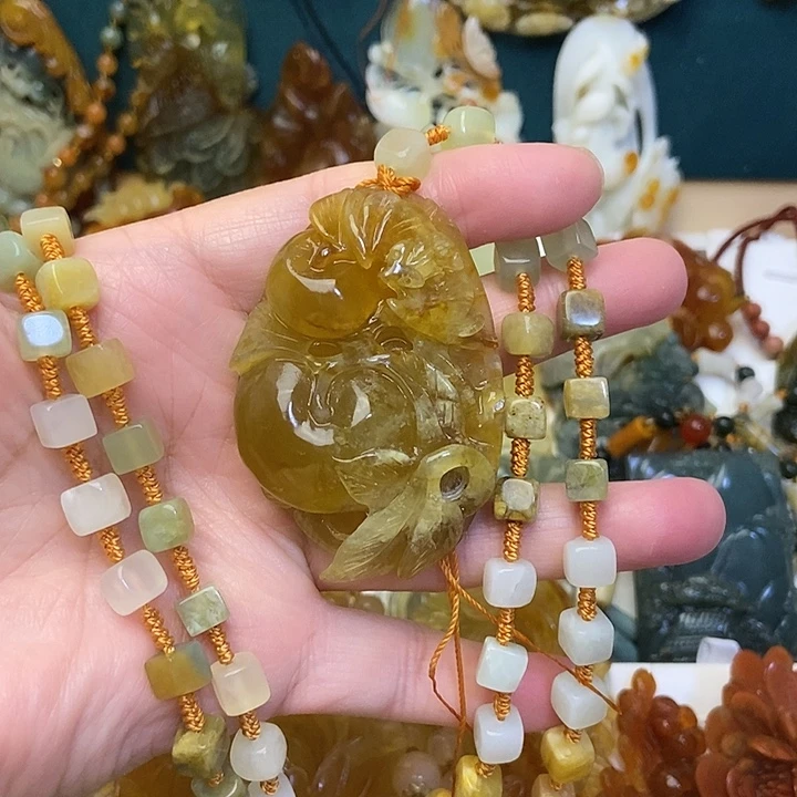 蛇纹石玉未镶嵌吊坠(赠链)