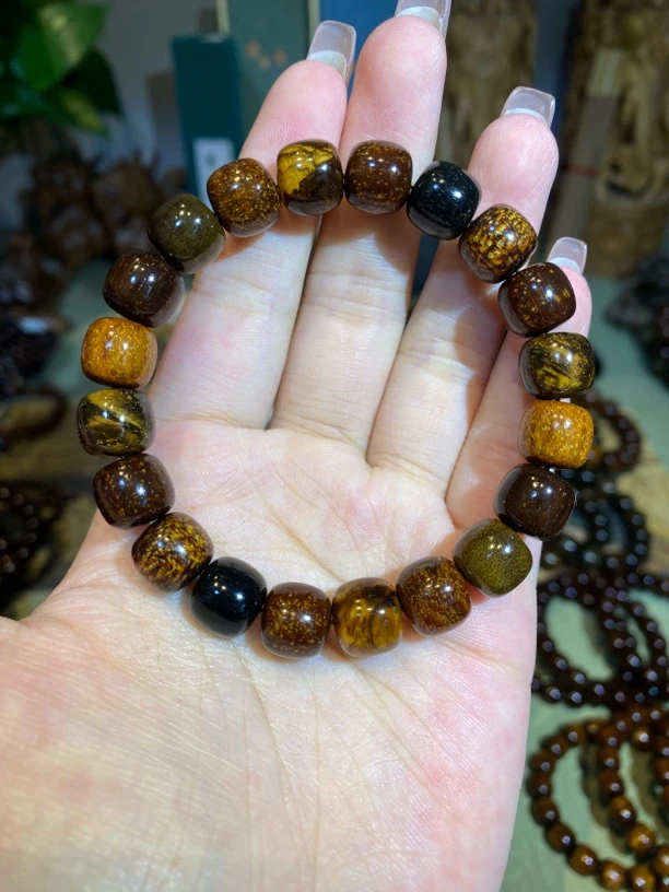 （毕业级多宝珠）巴布亚贡木高玉化老型10×11mm单圈手串