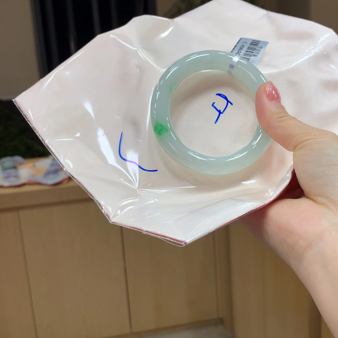 未镶嵌手镯翡翠不退不换