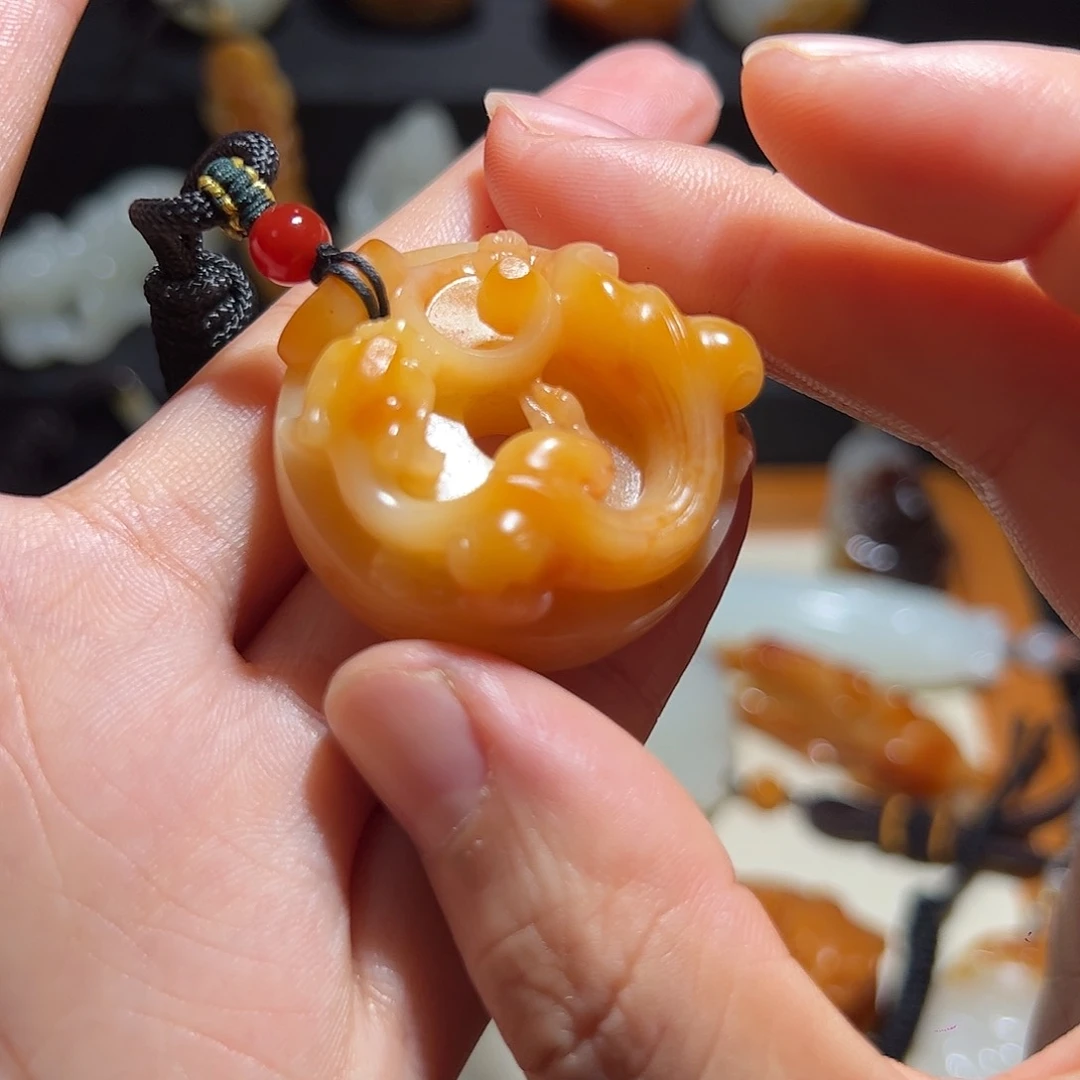 颈饰未镶嵌和田玉境