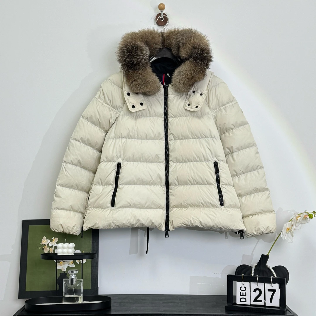 99新 MONCLER Chitalpa奶白色徽标刺绣毛领羽绒服 4码