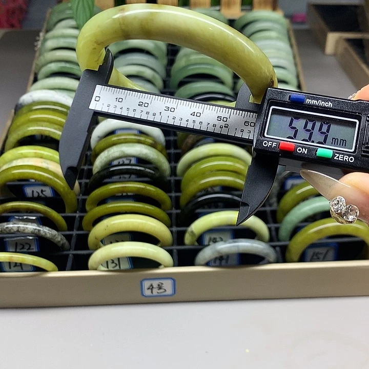 未镶嵌蛇纹石玉手镯139