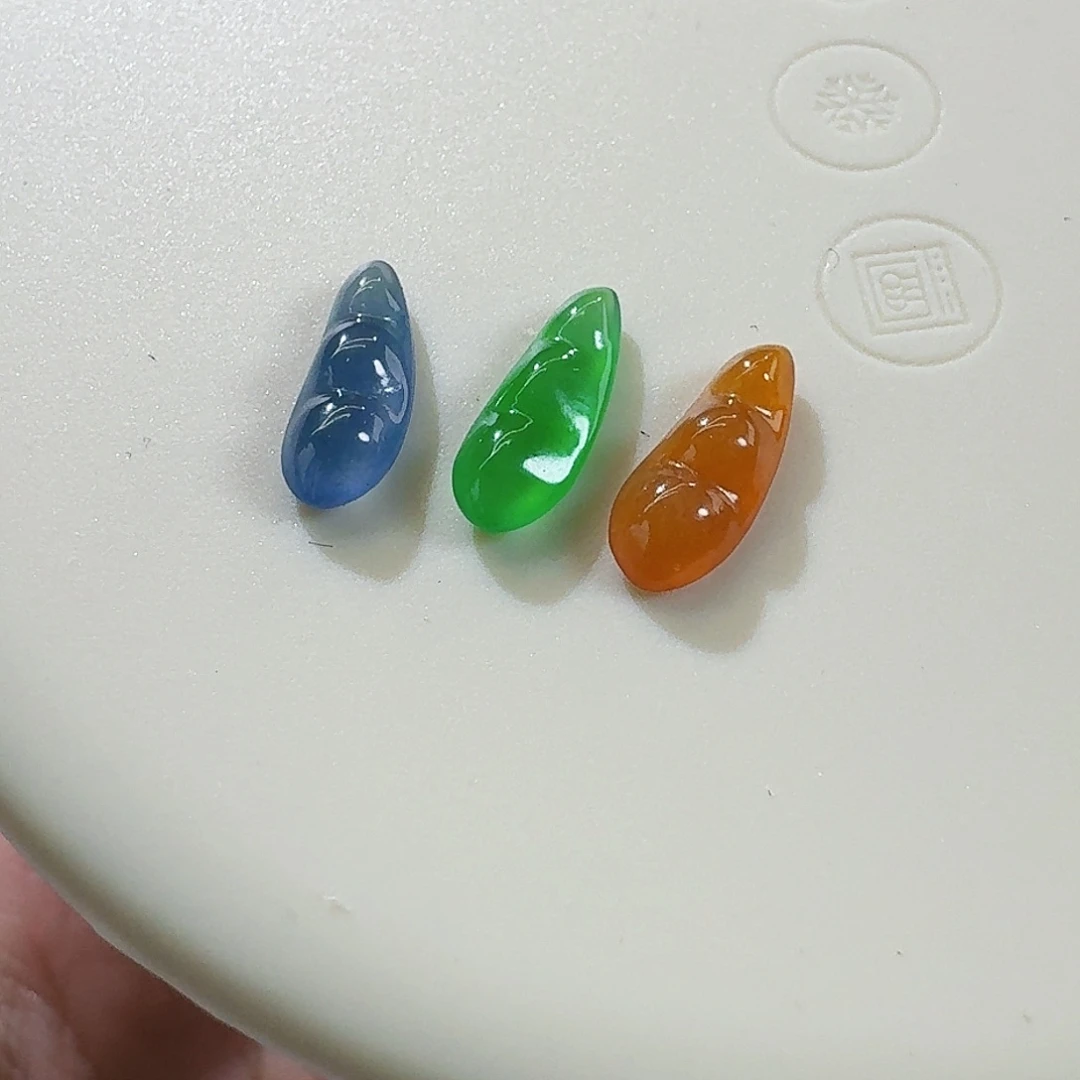 翡翠颈饰未镶嵌豆子