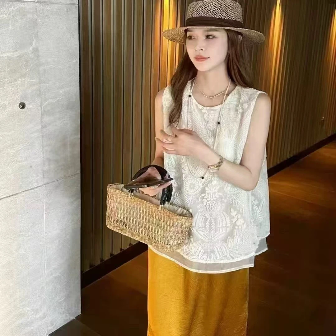 张金家女人味减龄洋气新中式无袖植绒国风上衣
