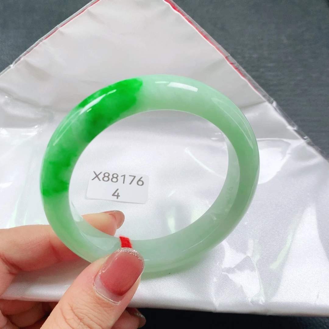 翡翠未镶嵌手镯03