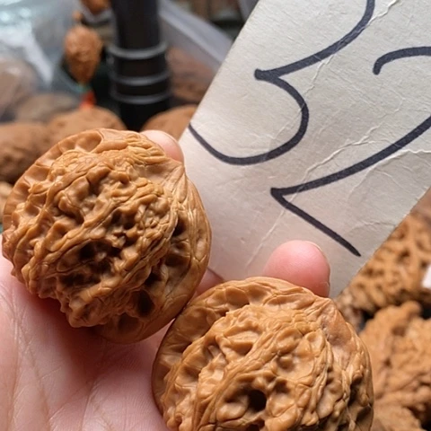 桃核吊坠42全品太行血狮子