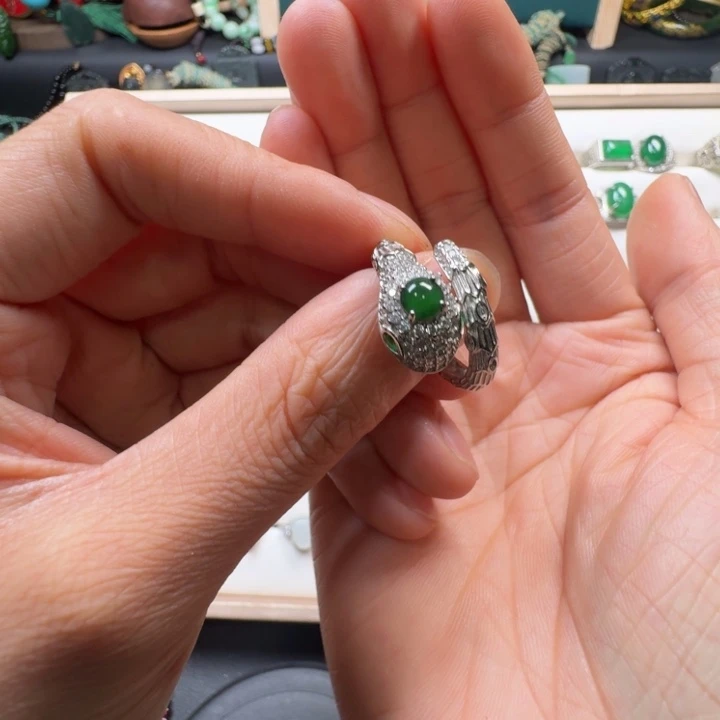 P***y翡翠合金戒指纯天然翡翠蛇戒