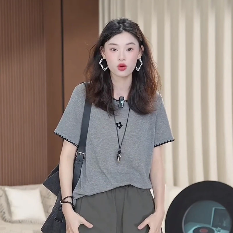 2025年夏季新款洋气时尚针织衫女款设计感轻薄透气高级感短袖T恤