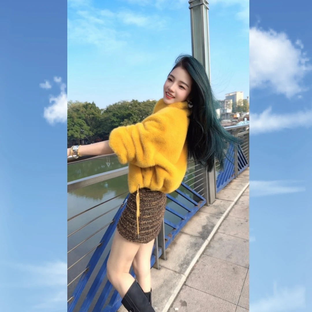 湘湘家  新款甜美彩色短毛绒抽绳人造皮草保暖短外套上衣