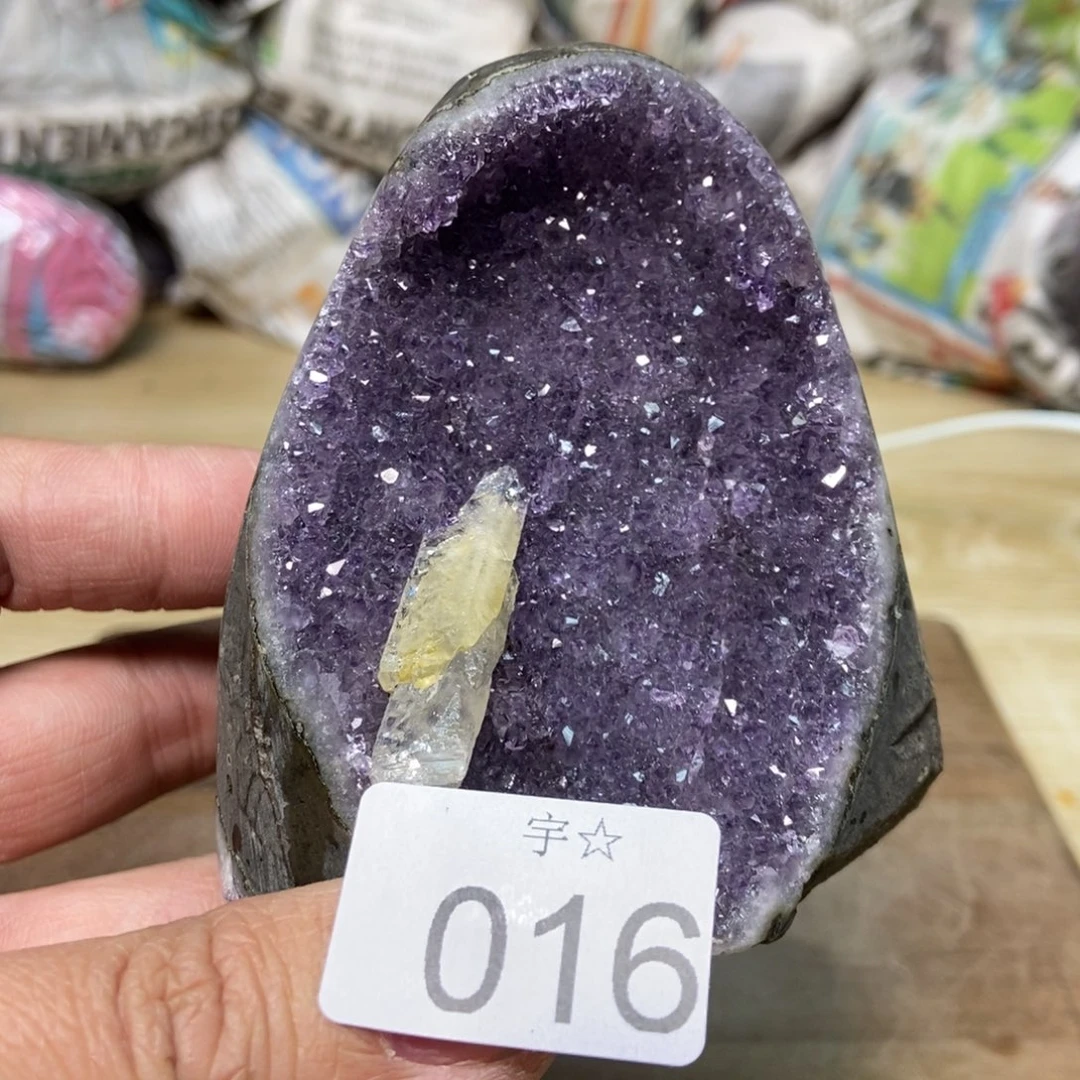 紫晶天然水晶摆件未镶嵌