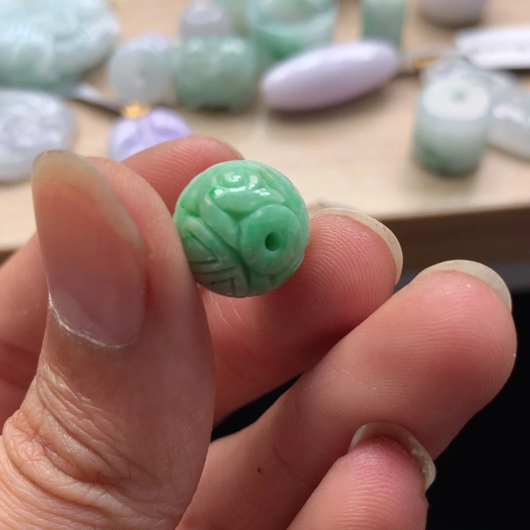 颈饰未镶嵌翡翠吊坠