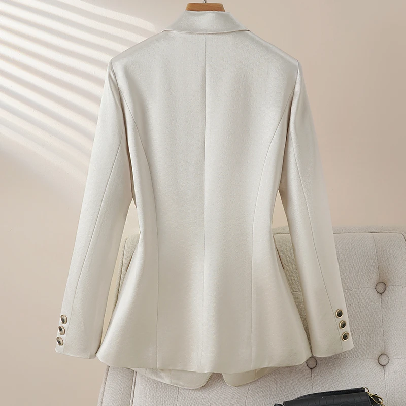缎面压花西装外套女2025年春季新款收腰小西装杏色高端西服肌理感