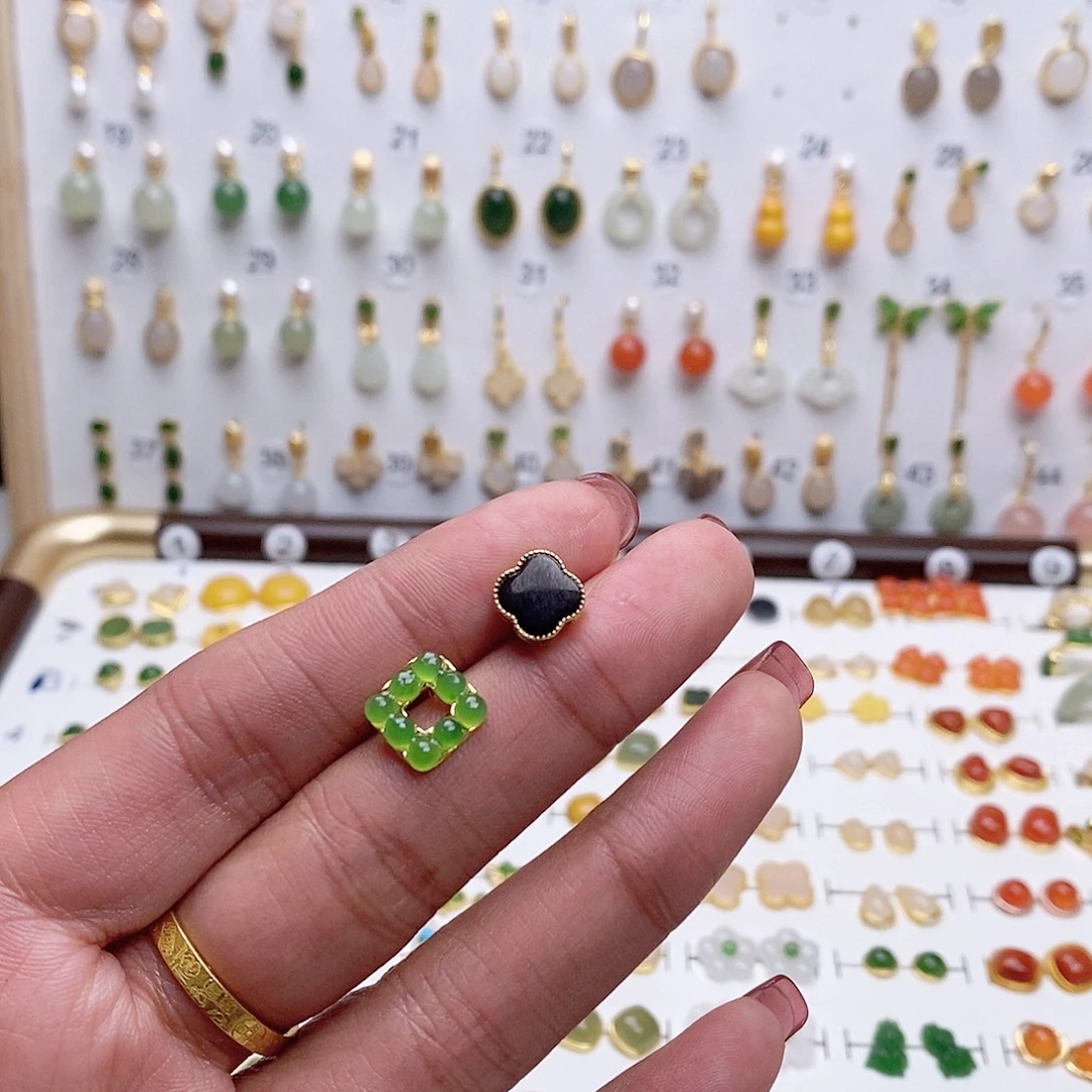 喜***乐和田玉银S925镶嵌耳饰