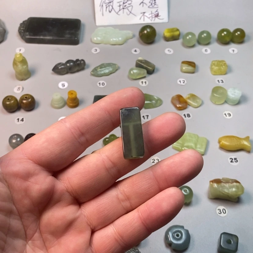 【闪购商品】蛇纹石玉颈饰合金须**物