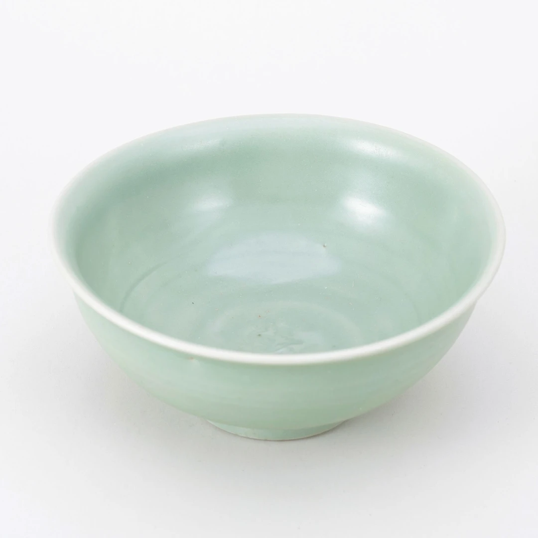 【拍卖】24、龙泉青釉模印花卉纹撇口碗