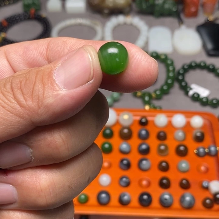 忽***坏和田玉未镶嵌手链