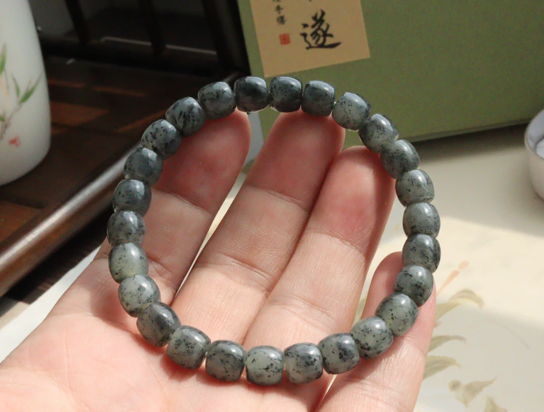 新疆和田玉青花手串