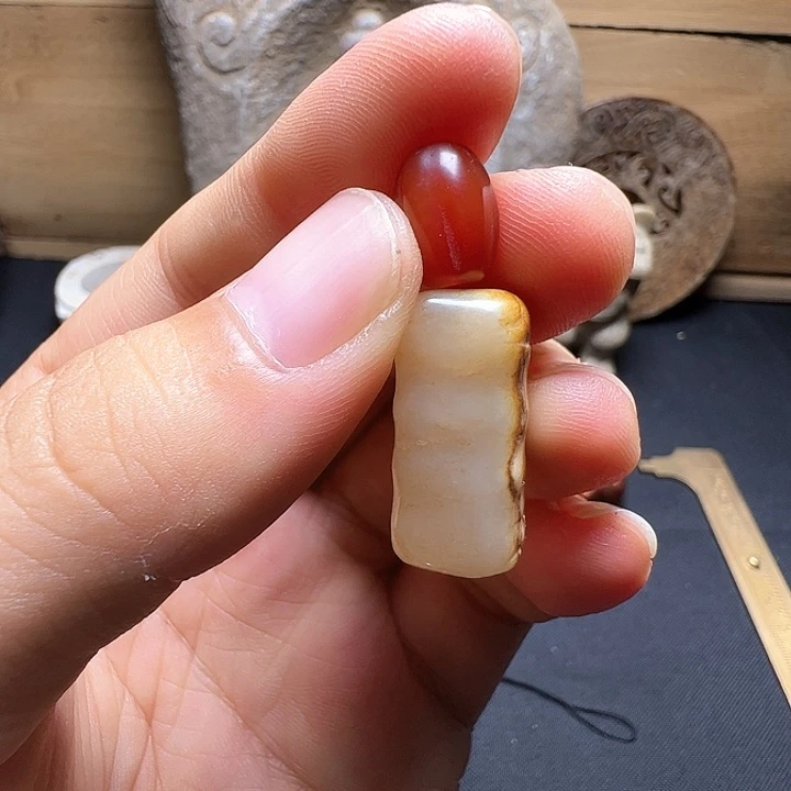 颈饰未镶嵌和田玉(糖玉)八*半