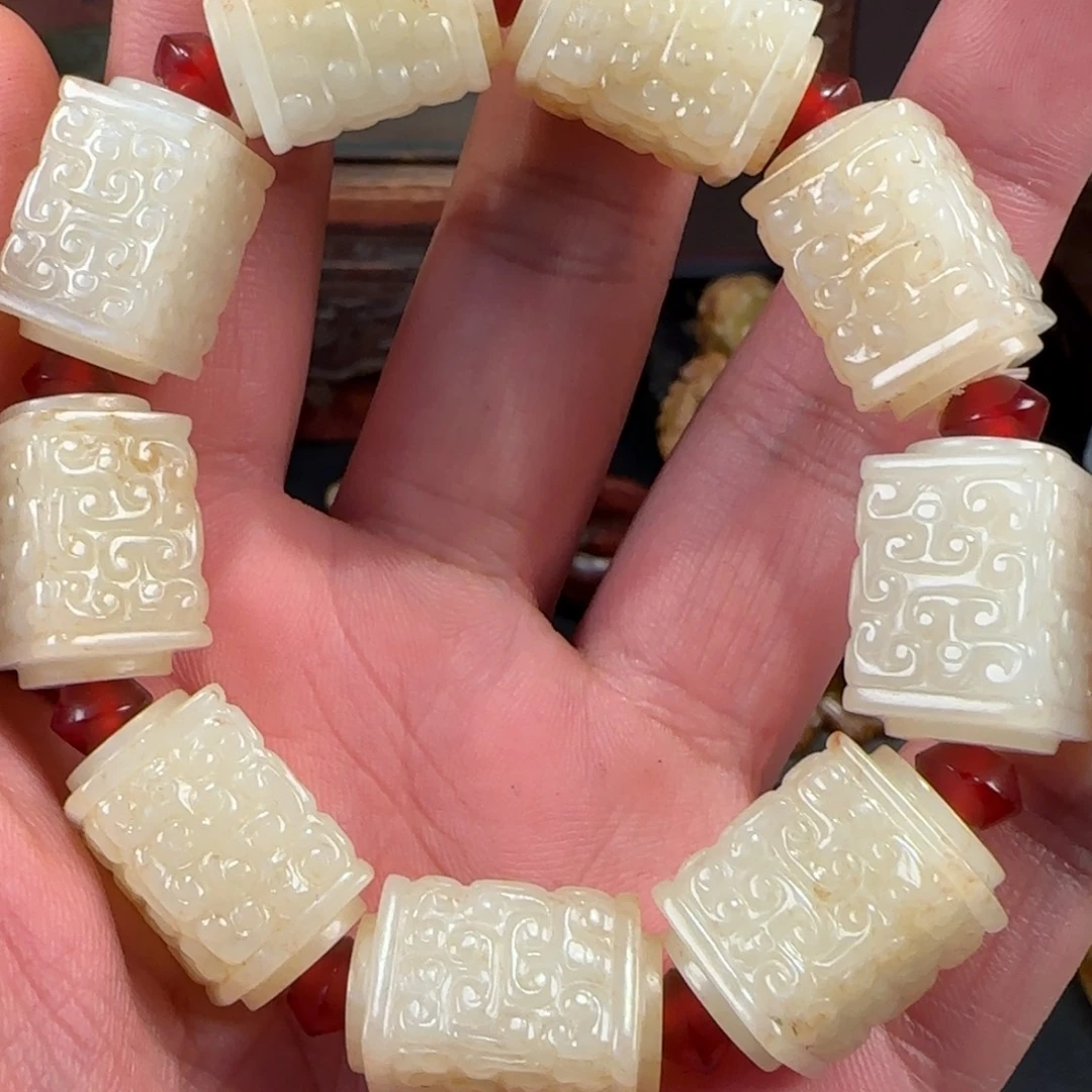 胡***贸和田玉（糖玉）未镶嵌车挂