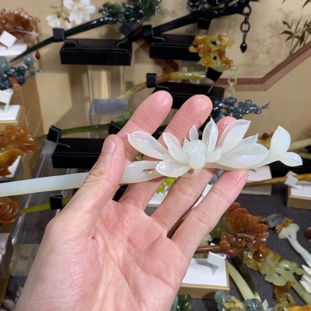 蛇纹石玉发饰未镶嵌绵****帘荷花