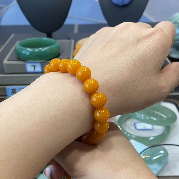 石英质玉未镶嵌颈饰