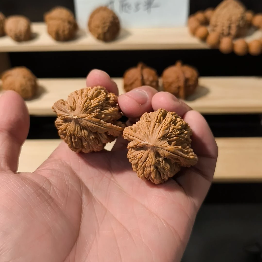 文玩核桃吊坠40虎头
