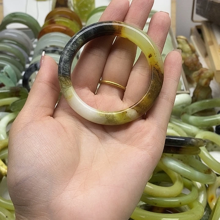 未镶嵌岫玉手镯岫玉