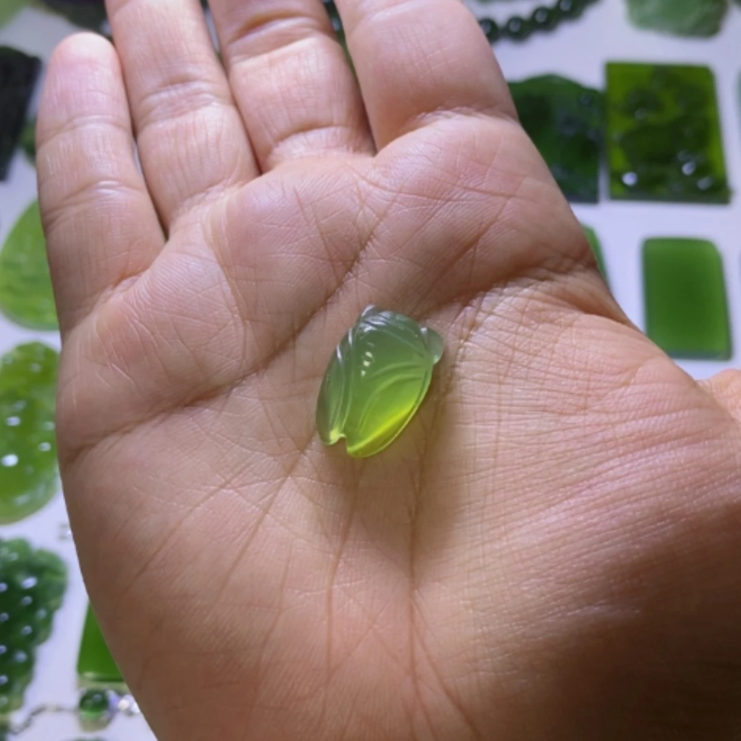 【闪购商品】未镶嵌蛇纹石玉颈饰