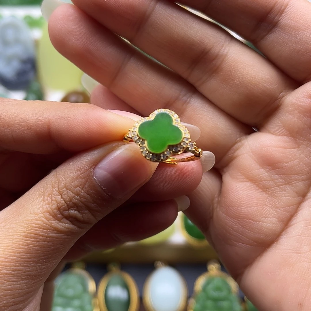 微***面和田玉银S925镶嵌戒指