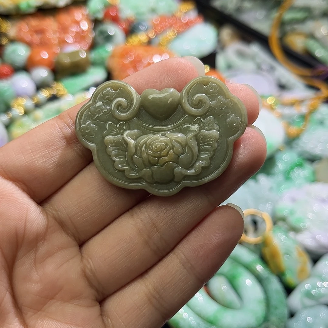 颈饰未镶嵌翡翠待编织