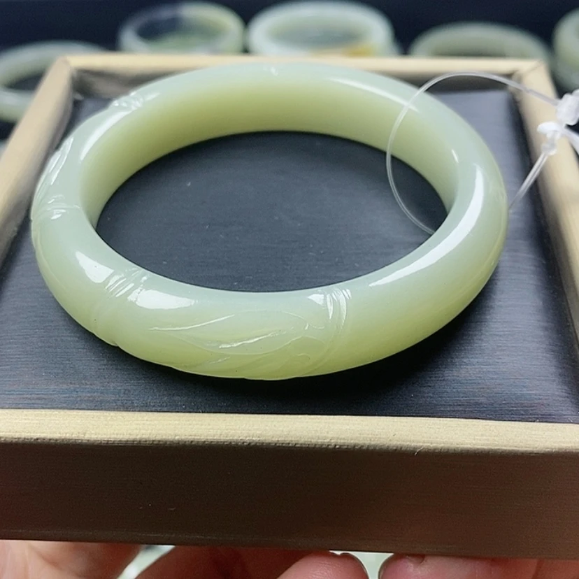 【闪购商品】未镶嵌手镯和田玉雅****5