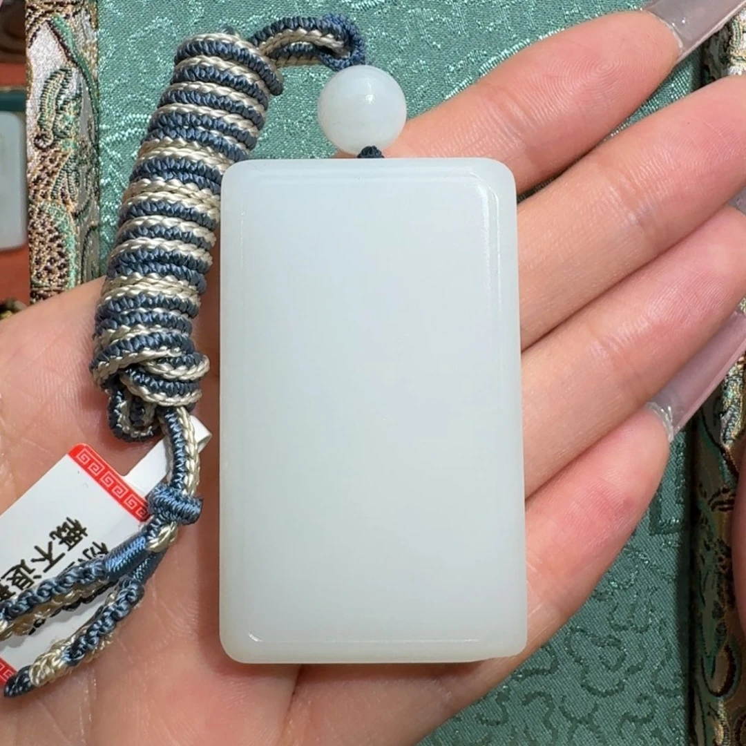 和田玉未镶嵌颈饰电**鸣