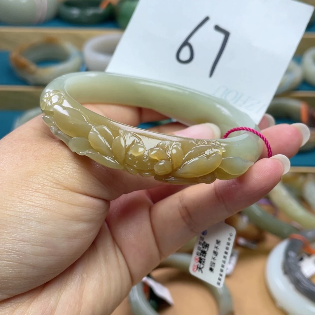 未镶嵌手镯（贵妃镯）和田玉圈口62