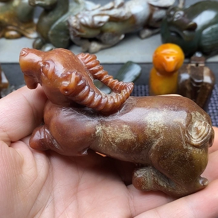 未镶嵌蛇纹石玉颈饰