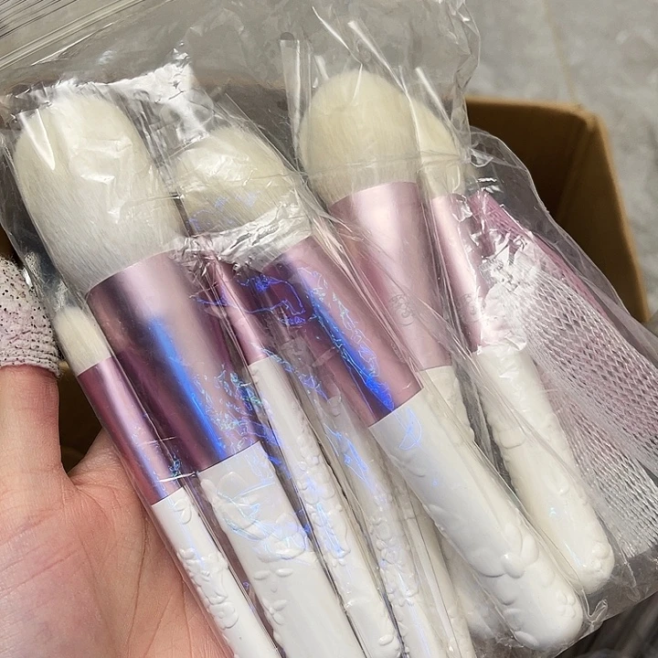 浮雕白杆金管羊毛套刷