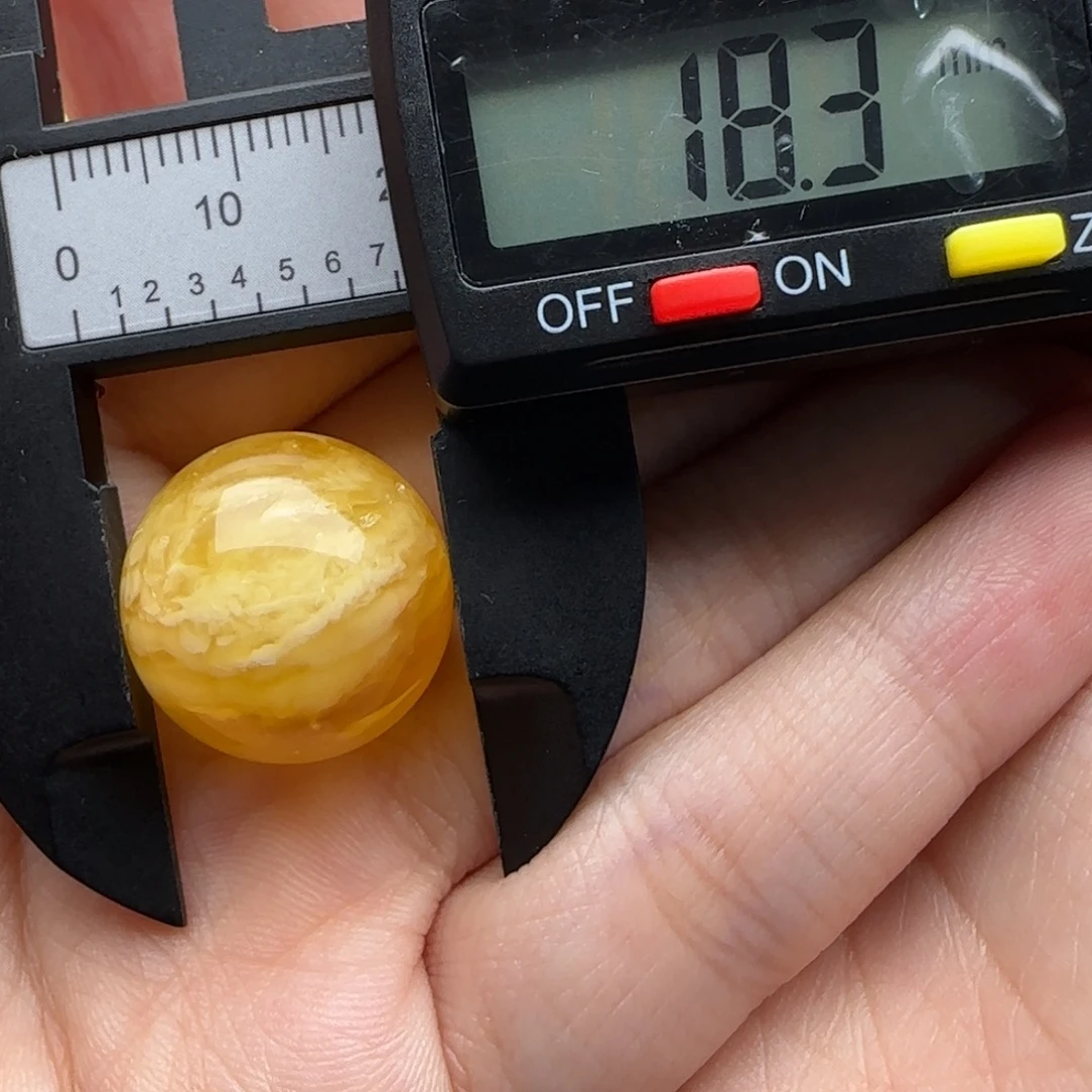 蜜蜡未镶嵌裸石微瑕虎皮圆珠