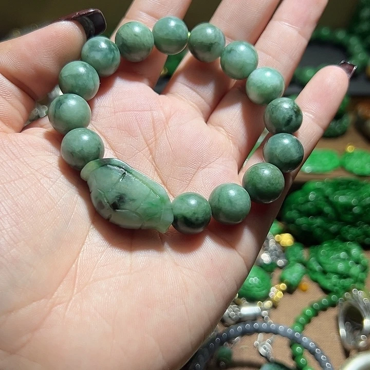 翡翠手串未镶嵌翡翠手串