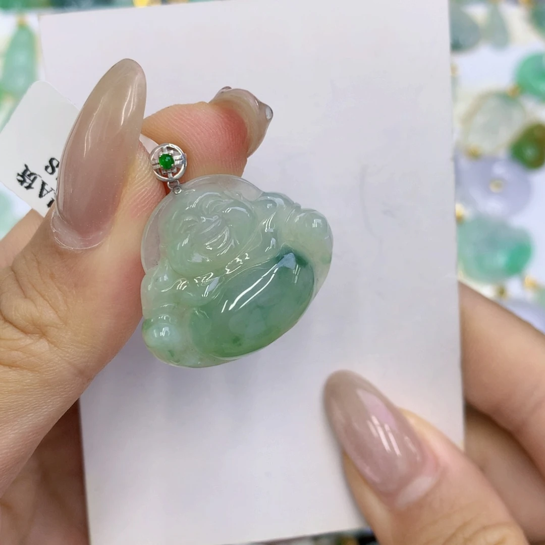 翡翠18K金镶嵌颈饰佛公