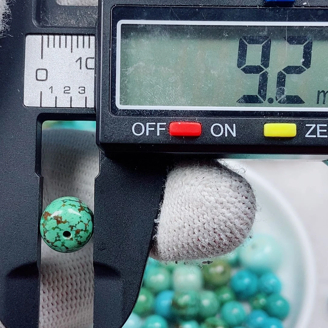 小***菜绿松石未镶嵌珠宝奇石