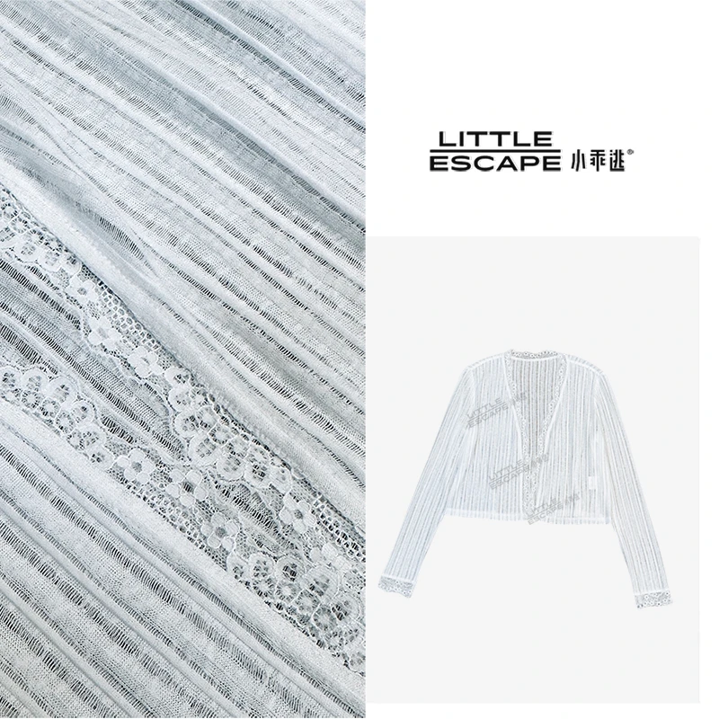 小乖逃双色竖条黑色白色开衫睫毛绣花边毛衫S25381