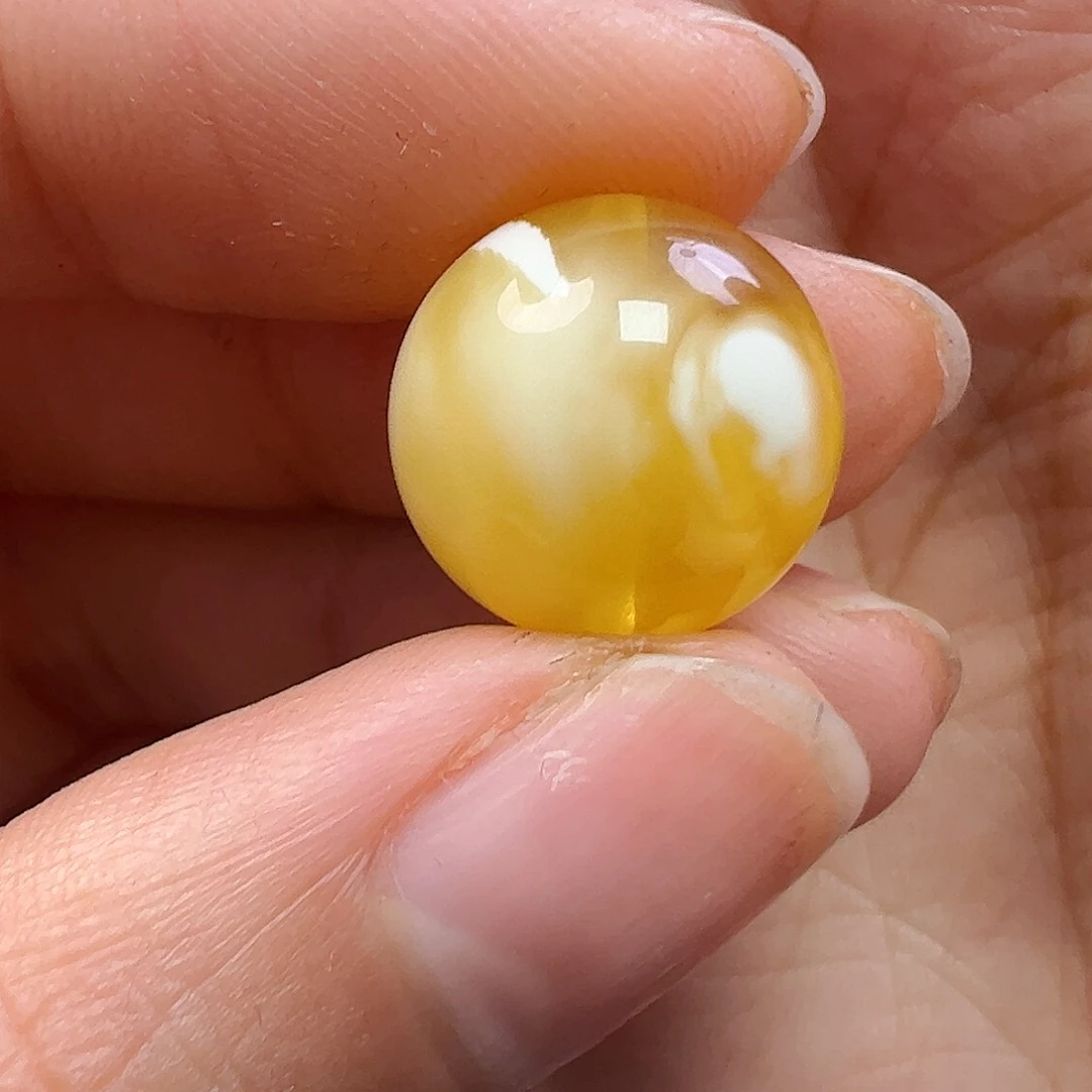 蜜蜡未镶嵌珠宝奇石