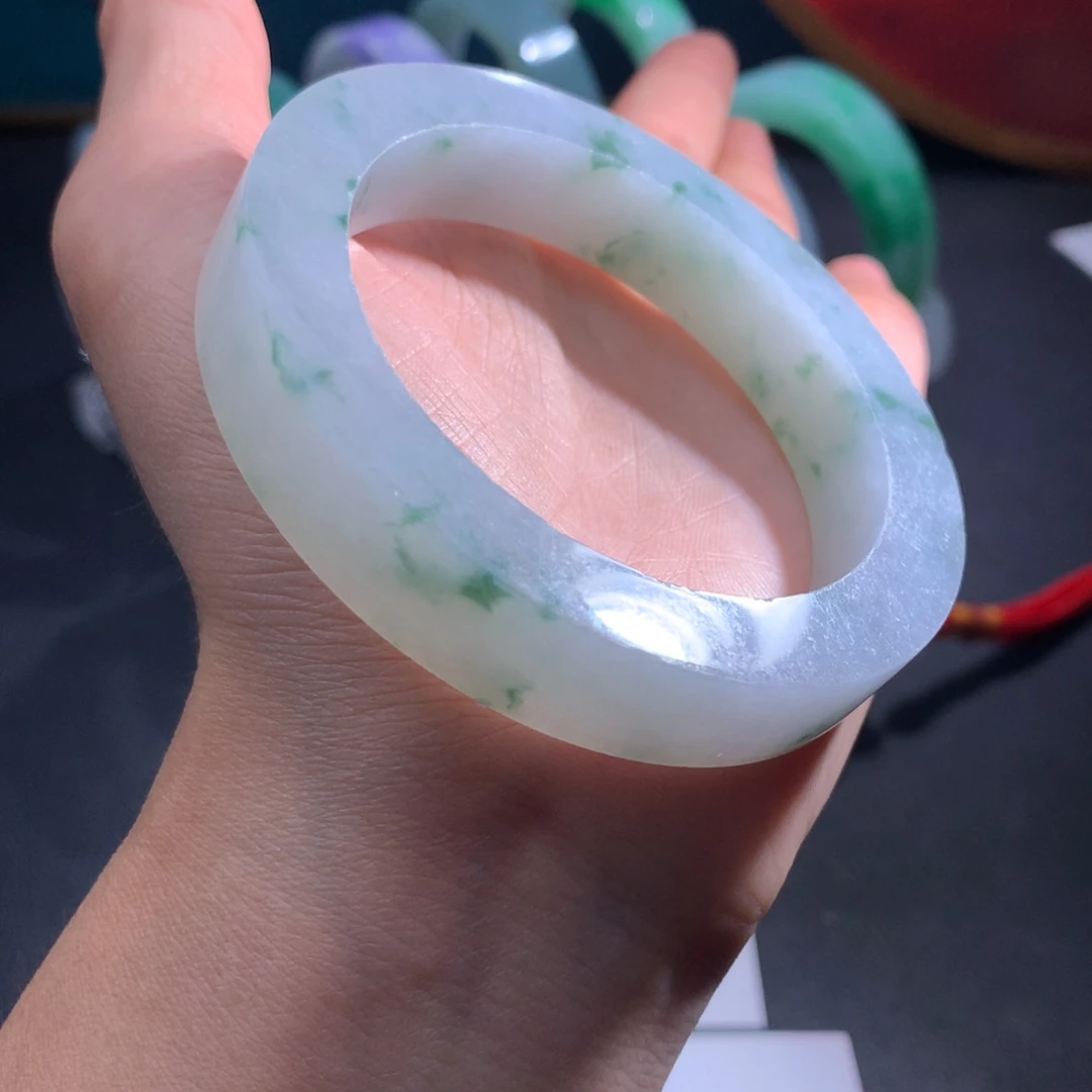 未镶嵌翡翠手镯定制翡翠