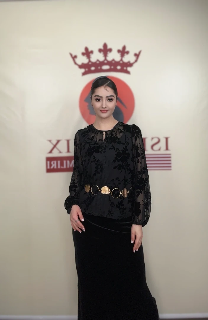 【皇后1】isilhanish｜新款高级感长袖衬衫+金丝绒半身裙两件套5024