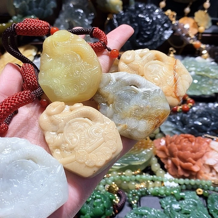 岫玉未镶嵌毛衣链