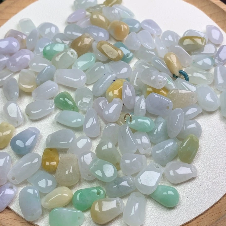 翡翠颈饰未镶嵌不退不换