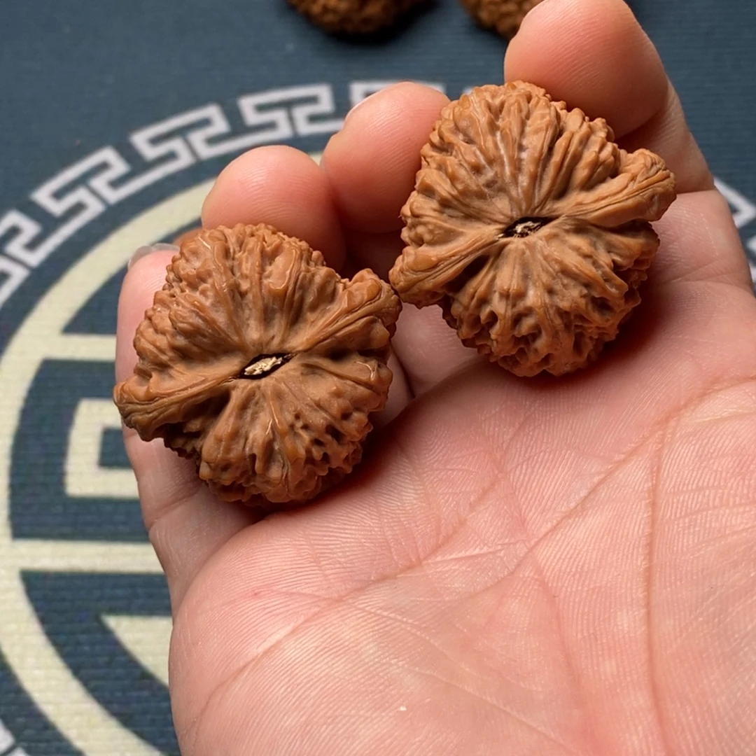 台***）文玩核桃把件涿鹿南将